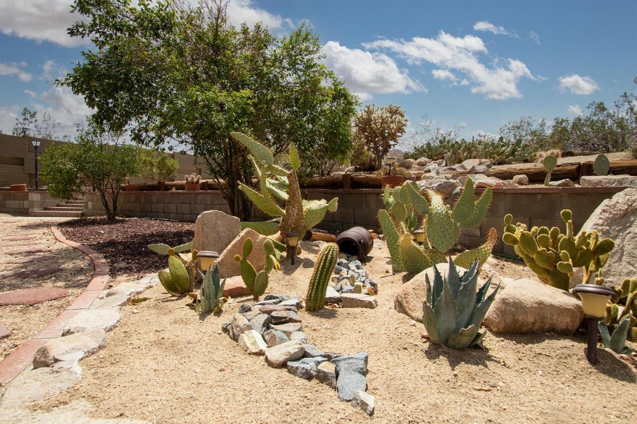 @ Marbella Lane - The Wine Mine Desert Escape Джошуа-Три Экстерьер фото