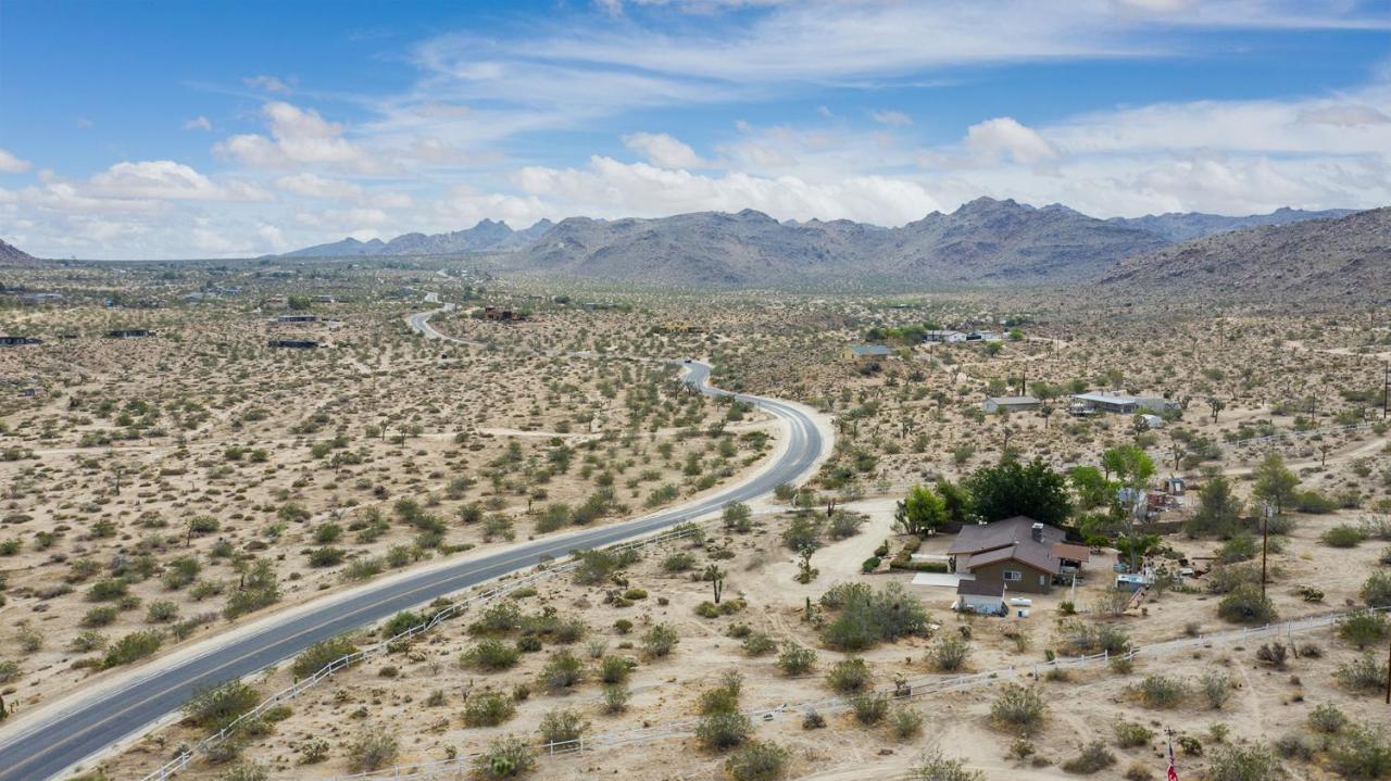 @ Marbella Lane - The Wine Mine Desert Escape Джошуа-Три Экстерьер фото