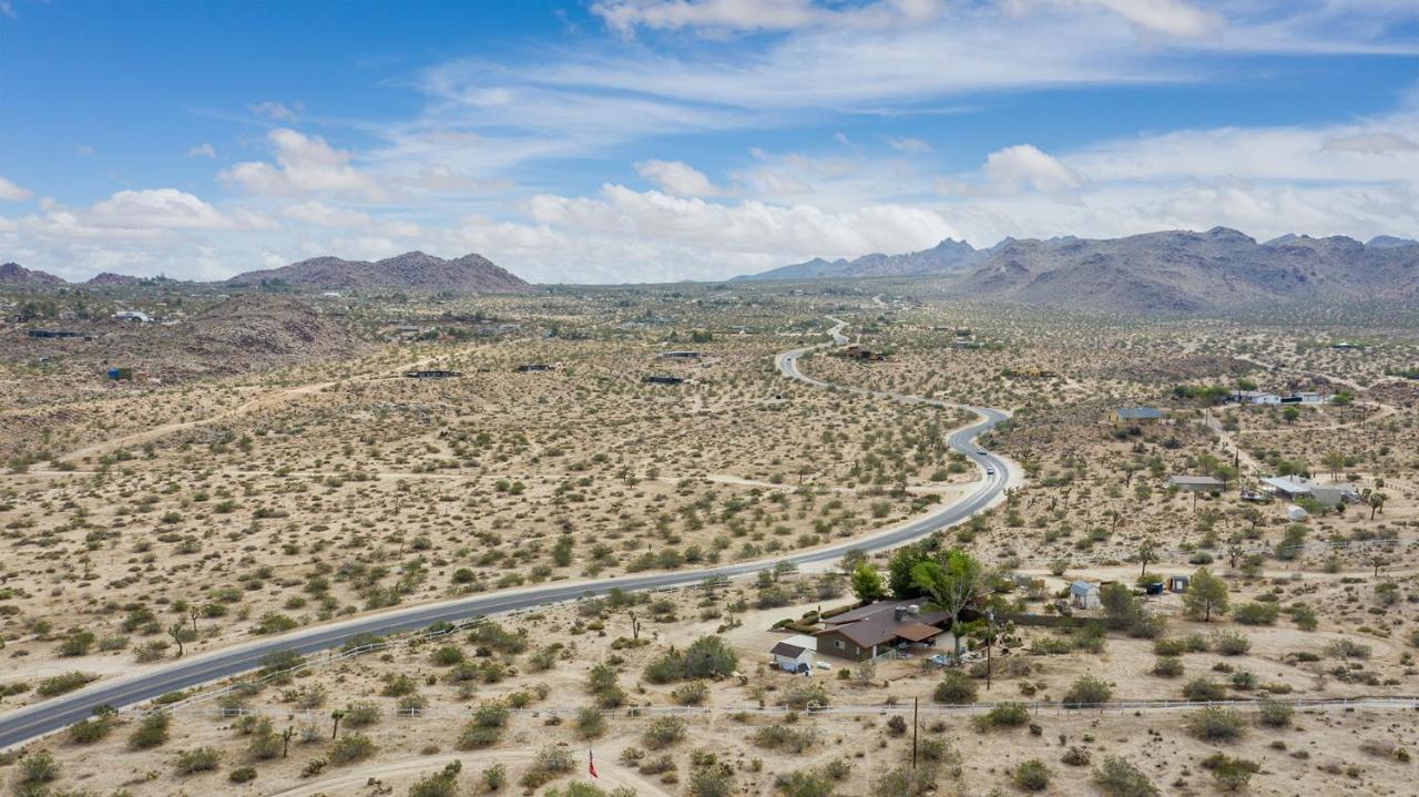 @ Marbella Lane - The Wine Mine Desert Escape Джошуа-Три Экстерьер фото